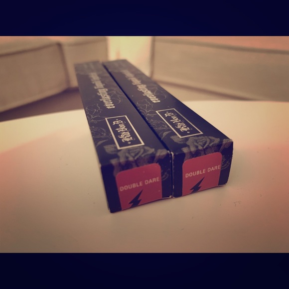 Kat Von D liquid lip stick - Picture 1 of 3